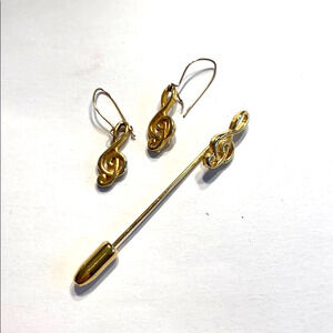 Treble clef music symbol goldtone jewelry set pierced earrings & stick pin